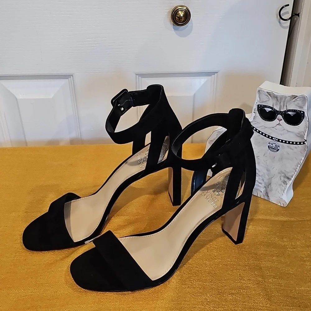 Vince Camuto Corlina Black Velvet Ankle Strap Heels NWOT Sz 10